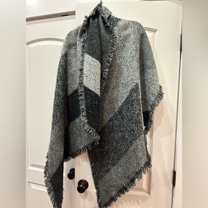Eddie Bauer Charcoal and Black Fringed Scarf Blanket